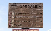 07 Abbandono la stradina alla Gorgalina, giro a destra prendo il sentiero per Fontanella